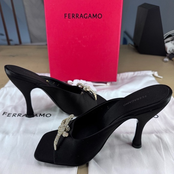 FERAGAMO Amy X5 Mules - Picture 6 of 9